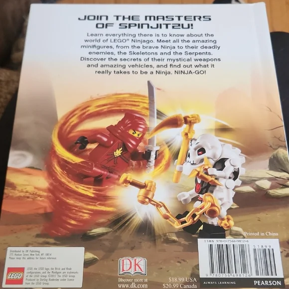 LEGO Ninjago Book with Red and White Minifigures - Picture 4 of 4